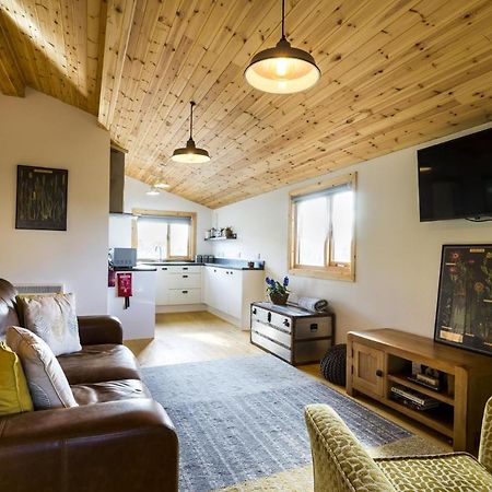 Laurel Lodge - 2 Bedroom Log Cabin - St Florence Saint Florence Eksteriør bilde
